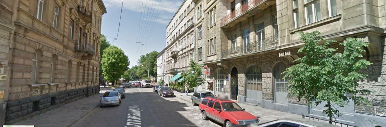 Near Park Franka Apartment Lviv Bagian luar foto